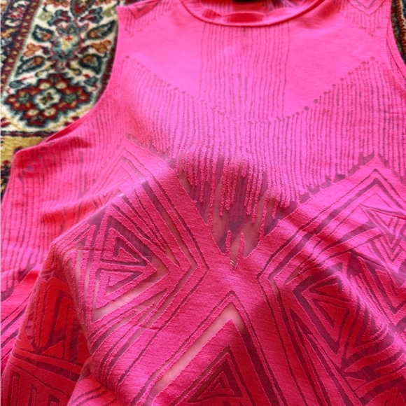 Pink sheer design high neck tank top - Picture 2 of 2